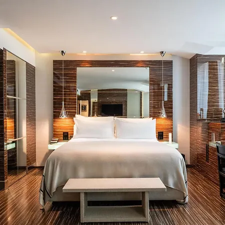 Hotel Romeo 5*