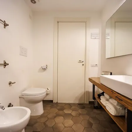 The Dante House By House In ナポリ