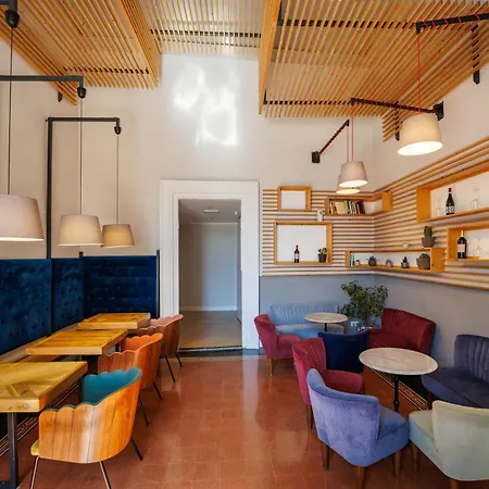 ベッド・アンド・ブレックファスト The Dante House By House In