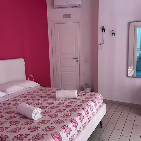 Vomerooms Naples