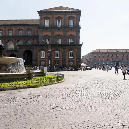 Don Lope Suite-piazza Del Plebiscito * Naples