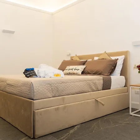 Don Lope Suite-piazza Del Plebiscito Naples