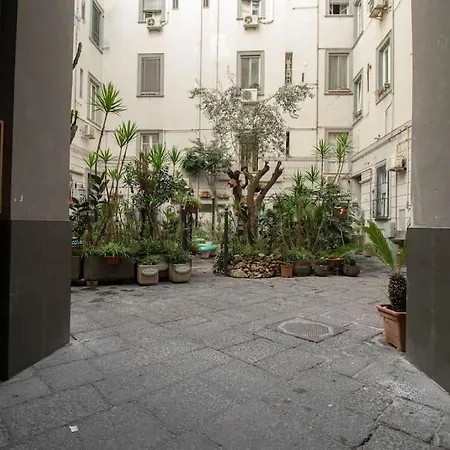 Nest Near Metrostop Apartment Naples