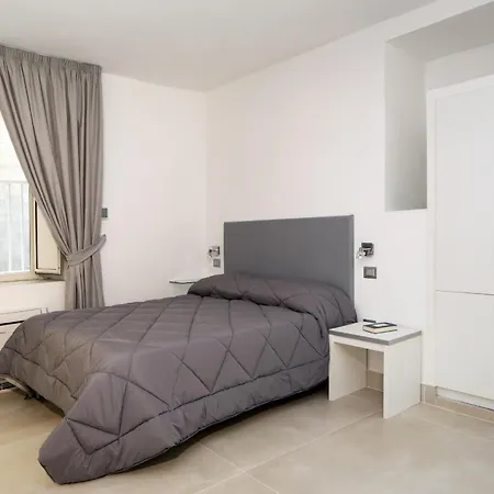Il Tesoro Smart & Nápoles