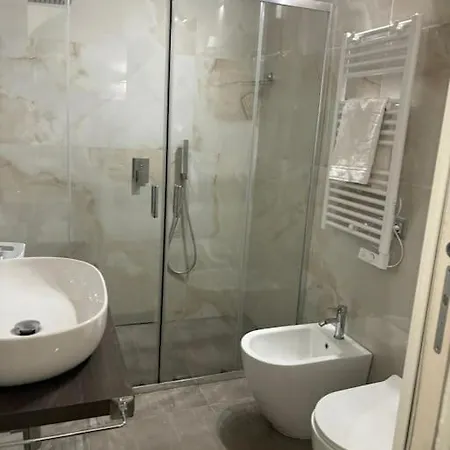 Appartamento Intero - Chiaia Napoli