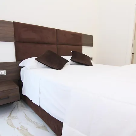 Auroom Hotel *