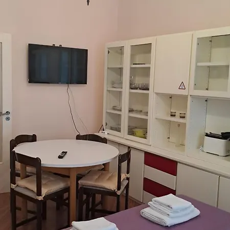 Trinita' Maggiore Home/ Historic Center Apartment