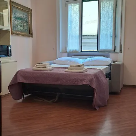 Trinita' Maggiore Home/ Historic Center * Naples