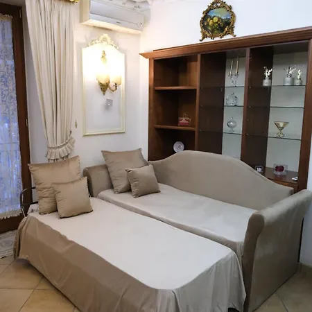 La Bella Di Adriana Naples