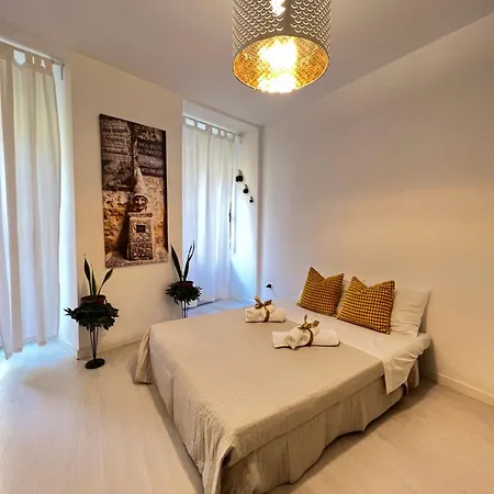 Appartamento Street Chiaia *