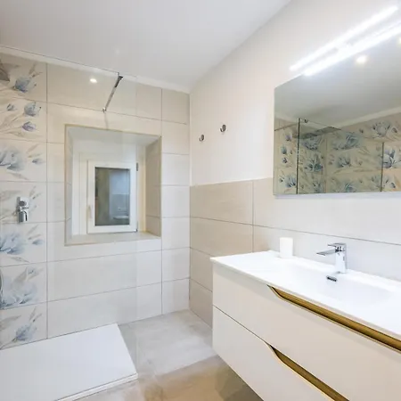 Apartment Maison Emanuele Double Naples