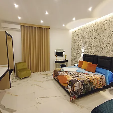 Luxury House Tina *