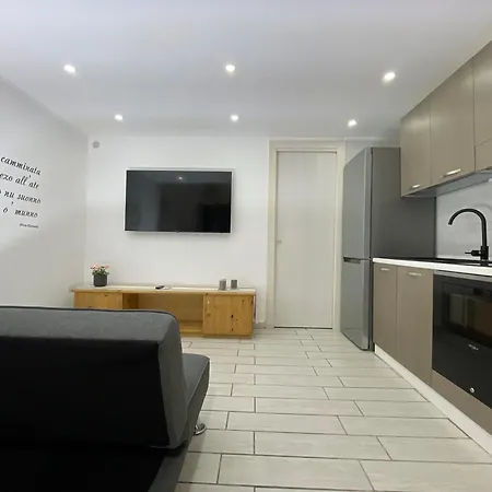 Apartment Vico Spaccanapoli 1 *