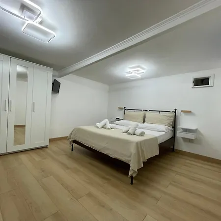 Apartment Vico Spaccanapoli 1 Naples