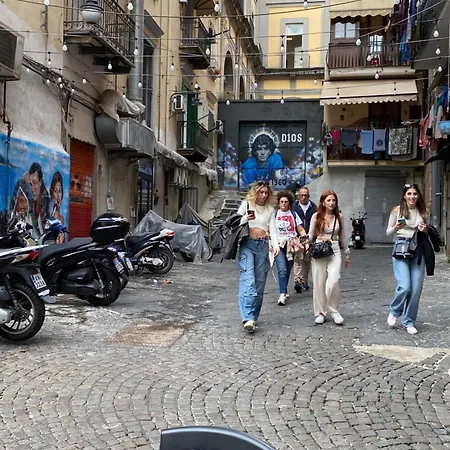 Alojamento de Acomodação e Pequeno-almoço Civico 22 Silvestre Nápoles