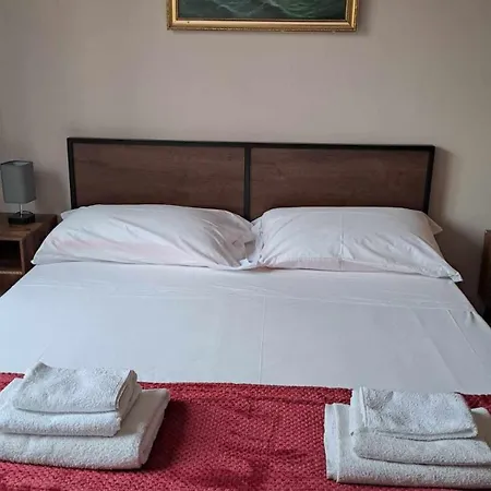 Trinita' Maggiore Home/ Historic Center Apartment Naples