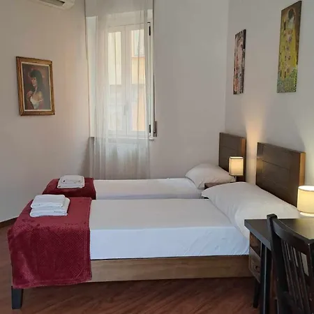 Trinita' Maggiore Home/ Historic Center Apartment Naples