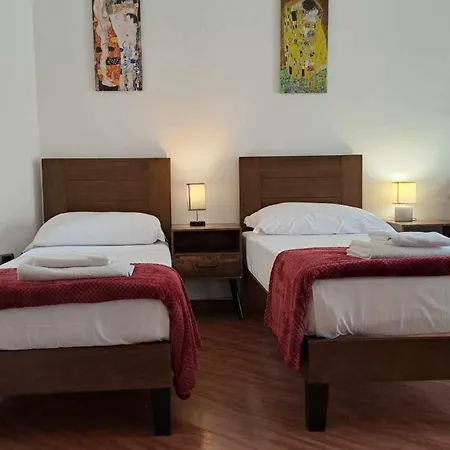 Trinita' Maggiore Home/ Historic Center * Naples