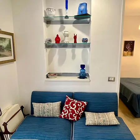 Penny Black Apartment