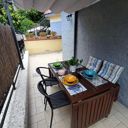 Apartment Red Bridges House Maria Naples