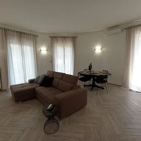 Red Bridges House Maria Apartment