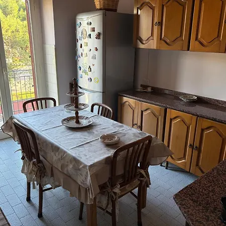 In - Lovely Near The Airport Apartment *