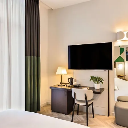 Szálloda Mercure Centro Angioino 4*