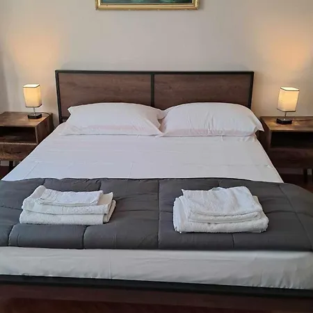 Apartment Trinita' Maggiore Home/ Historic Center *