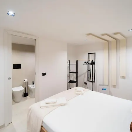 Benvenuti A Casa * Naples