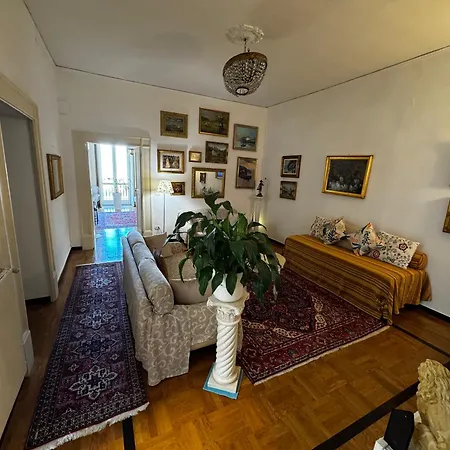 Interno 12 Неаполь