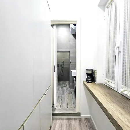 Napulitano Assaje Apartment *