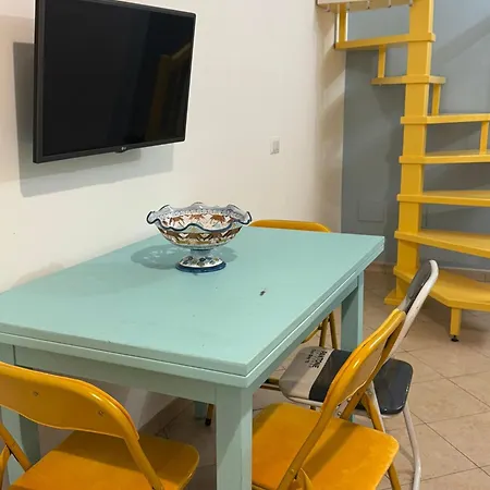 Apartment Colored House 2 Near Corso Umberto Naples