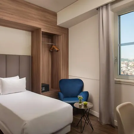 Nh Panorama Hotel 4*