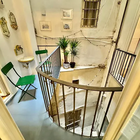Apartment Alma De Chiaja - Design &