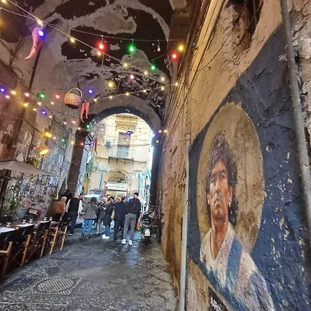 Casetta Piazza Plebiscito * Naples