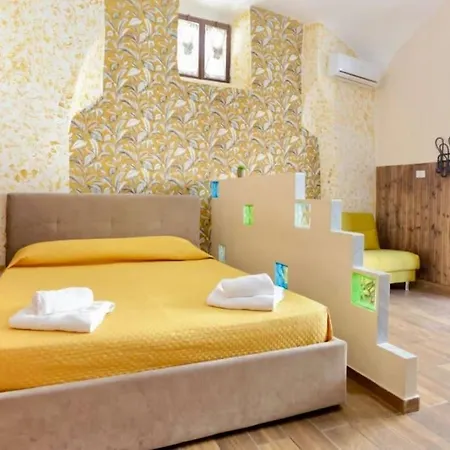 Spaccanapoli 3min - Charming Typical Flat Apartment *
