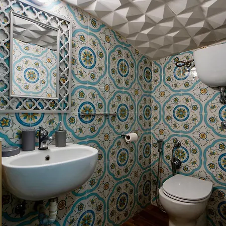 Spaccanapoli 3min - Charming Typical Flat Apartment Naples