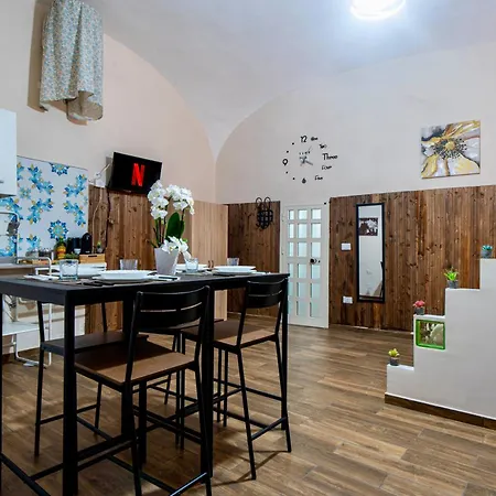 Spaccanapoli 3min - Charming Typical Flat Naples