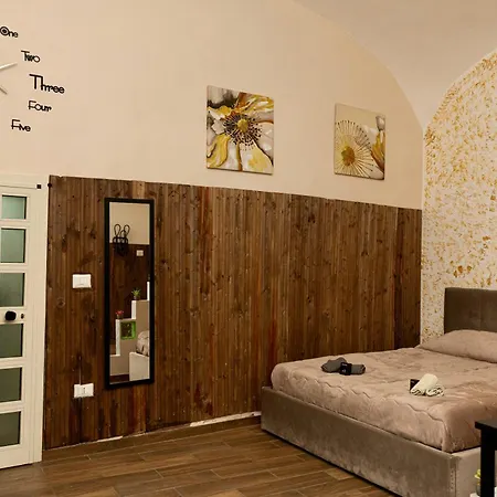 Apartment Spaccanapoli 3min - Charming Typical Flat *