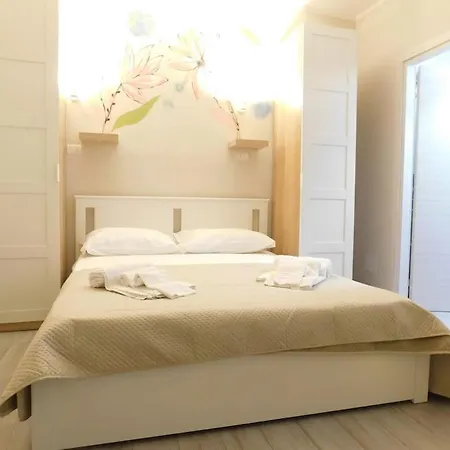Isabel A Cavour Apartment Naples