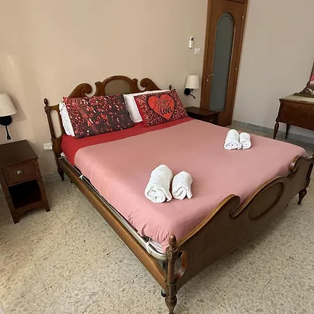 Apartment In - Lovely Near The Airport