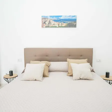 Penthouse * Naples