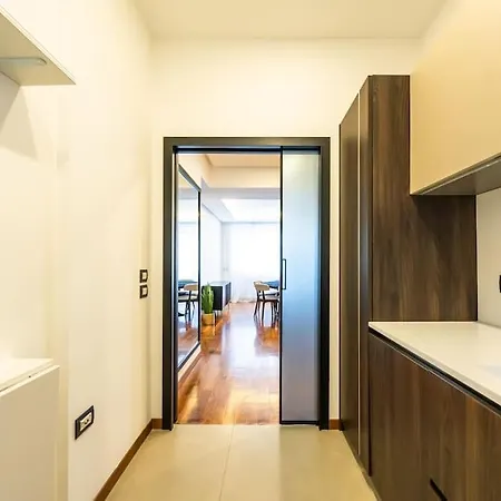 Apartment Chiaia-piazza Amedeo Close Metro Station And Sea Naples
