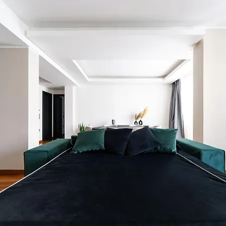 Apartment Chiaia-piazza Amedeo Close Metro Station And Sea Naples
