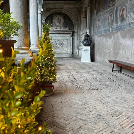 Santa Maria La Nova - 32