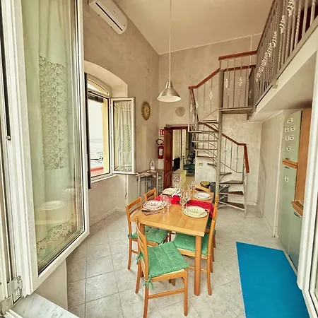 Apartamento Laura House Nápoles