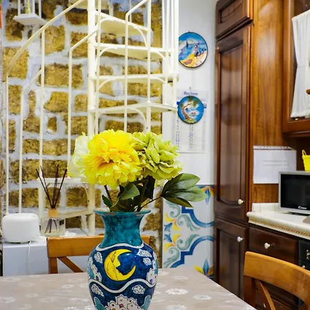 Apartment Giallo Napoletano