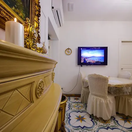 Giallo Napoletano Apartment *