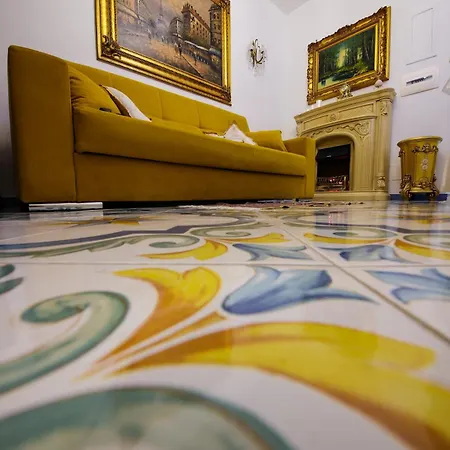 Apartment Giallo Napoletano Naples