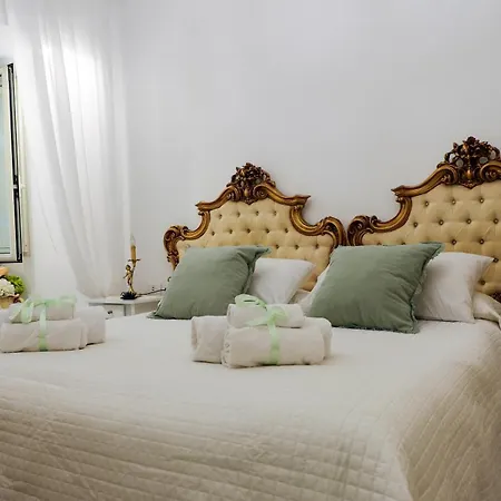Giallo Napoletano Apartment